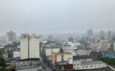 Com a passagem de frente fria, semana começa chuvosa em Criciúma e região