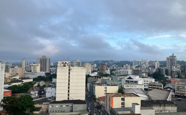 Segunda de tempo bom e calor; frente fria chega na quinta