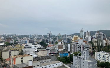 Márcio Sônego: sexta-feira terá aberturas de sol na região; chuva somente no domingo à noite (ÁUDIO)