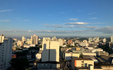 Sexta-feira de sol e possibilidade de chuva fraca e trovoada à tarde (ÁUDIO)
