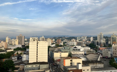 Tempo segue bom nesta sexta e temperatura máxima será de 36°C