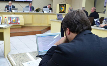 Vereadores aprovam projeto que prevê desconto para receber precatório