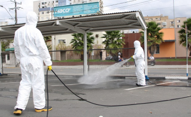 Prefeitura continua desinfectando as ruas de Criciúma