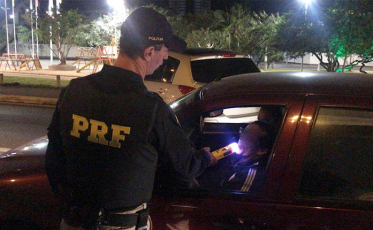 No fim de semana, 213 foram flagrados sob efeito de álcool nas rodovias federais