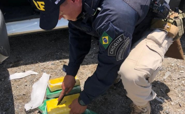 Polícia apreende mais de R$ 2,8 milhões em cocaína na BR-101 em Palhoça