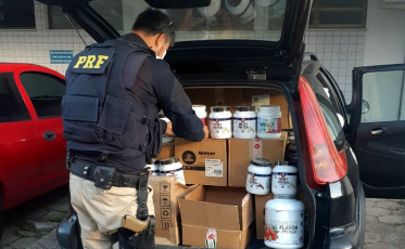 Suplementos alimentares vencidos são flagrados na BR-101