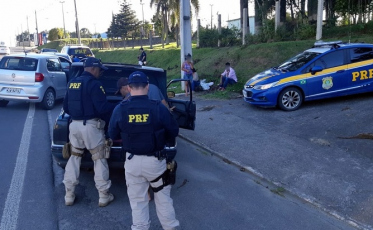 PRF flagra mais de 700 motoristas ultrapassando em local proibido no feriado de Natal