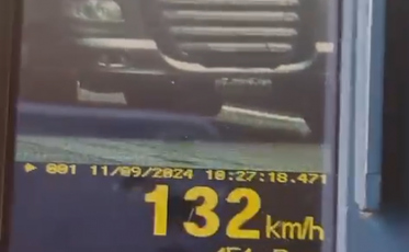 Laguna: motorista é multado por dirigir caminhão a 132 km/h na BR-101