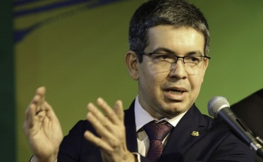 Líder diz que parlamentares que participaram de atos serão denunciados