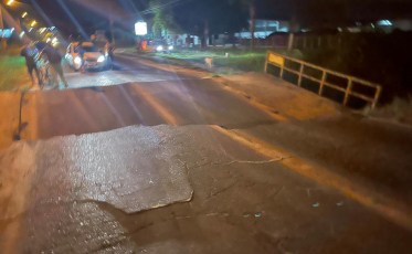 Queda de ponte causa transtornos em Içara