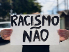 Luta contra o racismo: Grupo realiza manifestação em Criciúma