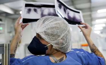 Covid-19: Brasil registra 42,7 mil mortes e 850,5 mil casos