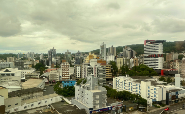 Fim de semana terá sol entre nuvens e temperatura em elevação