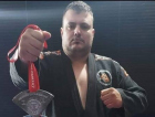 Atleta de jiu-jitsu araranguaense busca ajuda para competir em mundial
