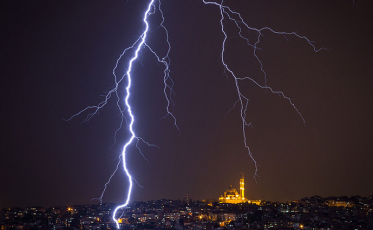 Incidência de raios aumentará durante a primavera
