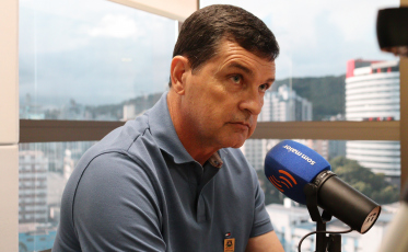 Noi Coral fala de trajetória política no Ninguém Morre de Tédio