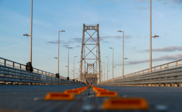 Ponte Hercílio Luz volta a ser aberta depois de quase três décadas (VÍDEO)