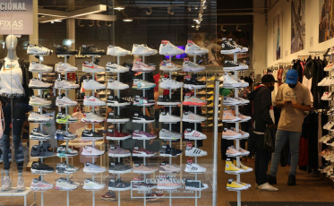 Intenção de consumo das famílias mantém ritmo de crescimento