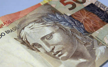 Trabalhadores nascidos em novembro podem sacar auxílio emergencial