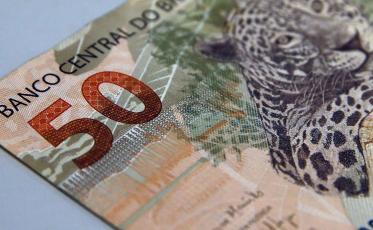 Atividade econômica cresce 4,5% em 2021, diz BC