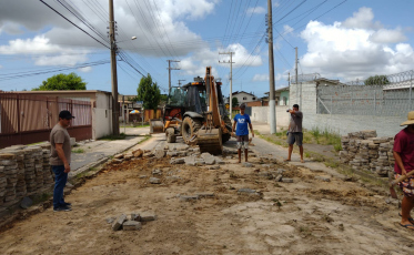Secretaria de Serviços Urbanos de Içara recupera mais de 32 mil m² de lajota