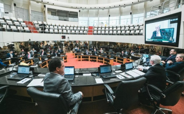 A luta pela redução do ICMS sobre bebidas e alimentos continua