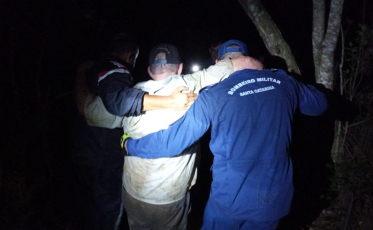 Tubarão: Bombeiros resgatam idoso perdido em mata 