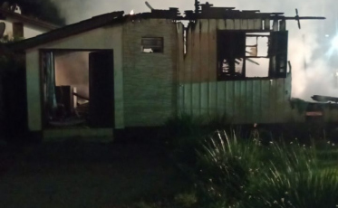 Homem é preso após ameaçar namorada e colocar fogo na residência em Nova Veneza (FOTOS e VÍDEO)