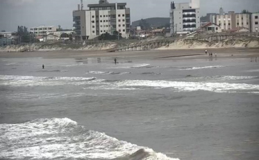 Maré alta e ressaca do mar atingem o litoral