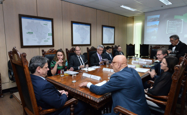 Presidente da FIESC vai ao ministro tratar de rodovias federais