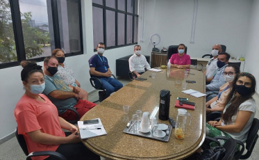 Prefeitura de Içara e Casan reúnem moradores de condomínio