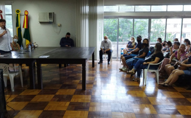 Administração e professores dialogam sobre piso do magistério em Turvo