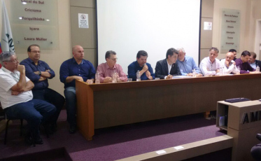 Salvaro assina edital para o fim da porta referenciada no Hospital Santa Catarina