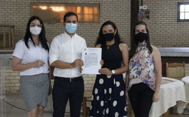 Famílias recebem escrituras pelo Programa Reurb em Maracajá