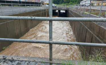 Depois da forte chuva, moradores estão apreensivos no Sangão