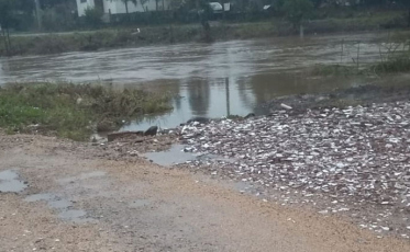 Moradores do bairro Sangão preocupados com o nível do rio