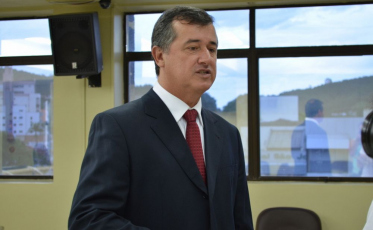 Ricardo Fabris assume interinamente a prefeitura de Criciúma