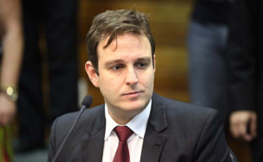 “Nunca vi aprovar projeto de um dia para o outro”