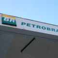 Petrobras adere a subvenção de R$ 1 por litro de diesel para compensar aumento de preço