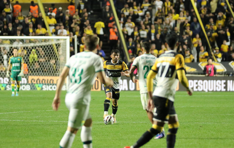 Fim da janela: veja quem chegou e quem saiu do Criciúma no meio do ano