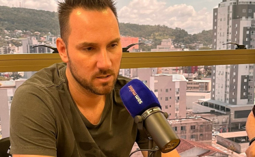 “Sou o cara que vai lapidar o atleta”, diz Roberto Volpato, técnico do Sub-17 do Criciúma