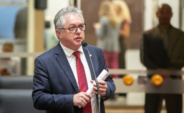 Deputado Tiago Zilli apresenta melhora mas vai seguir no hospital