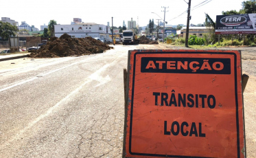 Prefeitura libera trânsito na Luiz Rosso