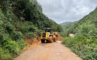 Confira quais rodovias estaduais estão com o trânsito interrompido (Fotos)