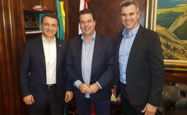 Deputado Minotto trata das Bolsas do Artigo 170 com Governador Moisés