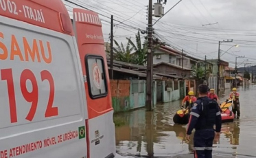Duas pessoas morrem por consequências das chuvas em SC (ÁUDIO)