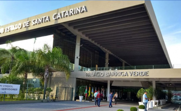 Posse: Mandato começa para 40 deputados catarinenses