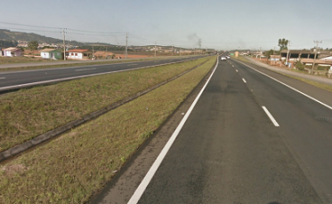 Acidente na marginal da BR-101, no Sangão, já com trânsito liberado 