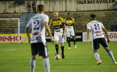 Goleiro na linha, mais de vinte desfalques... e o Tigre não ganhou