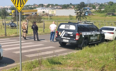 Dupla armada invade residência e rouba veículo em Criciúma